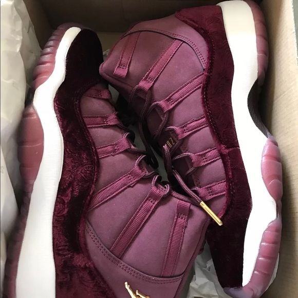 $100 Jordan heiress 11 size 7Y